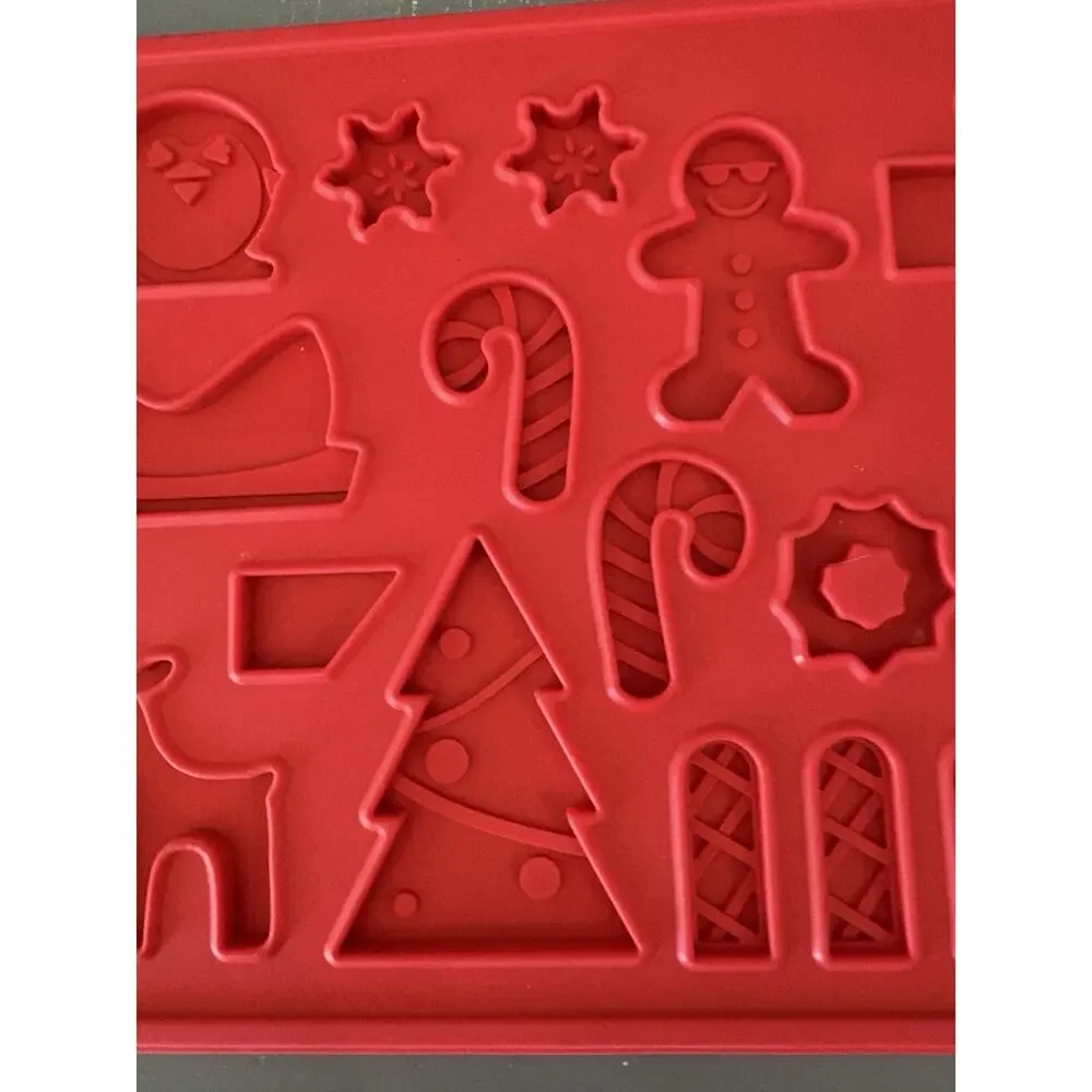 Pampered Chef Silicone Candy / Fondant Mold Christmas Holiday gingerbread house